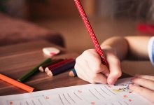 كيفية تعليم طفل 4 سنوات الكتابة